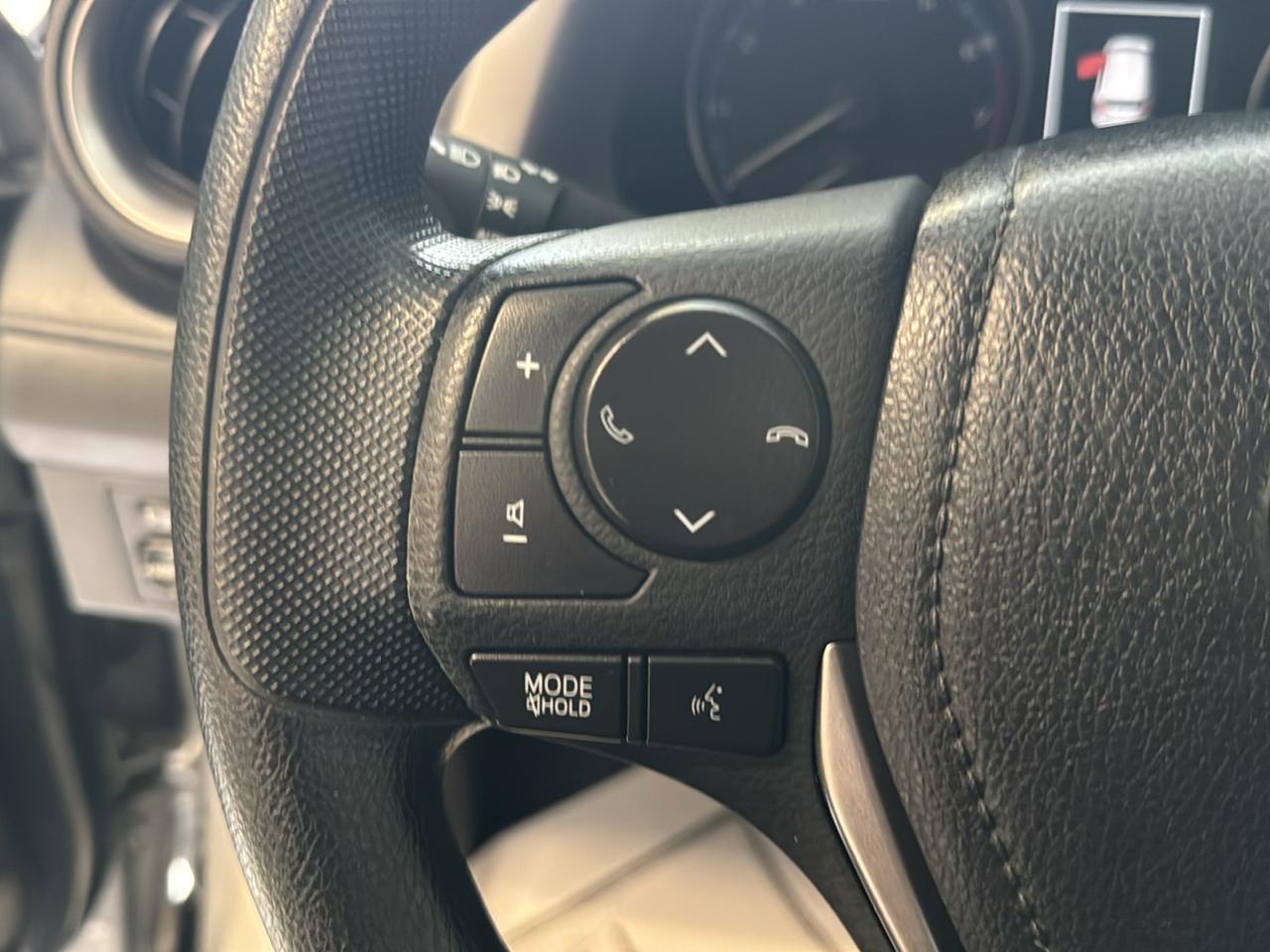 Toyota RAV4 LE AWD (Natl) 2017