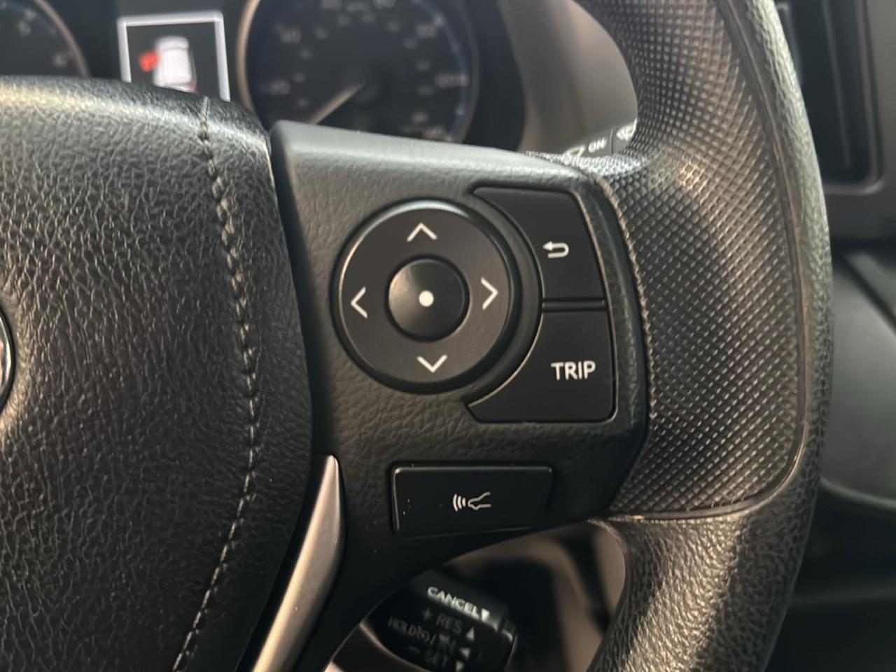 Toyota RAV4 LE AWD (Natl) 2017