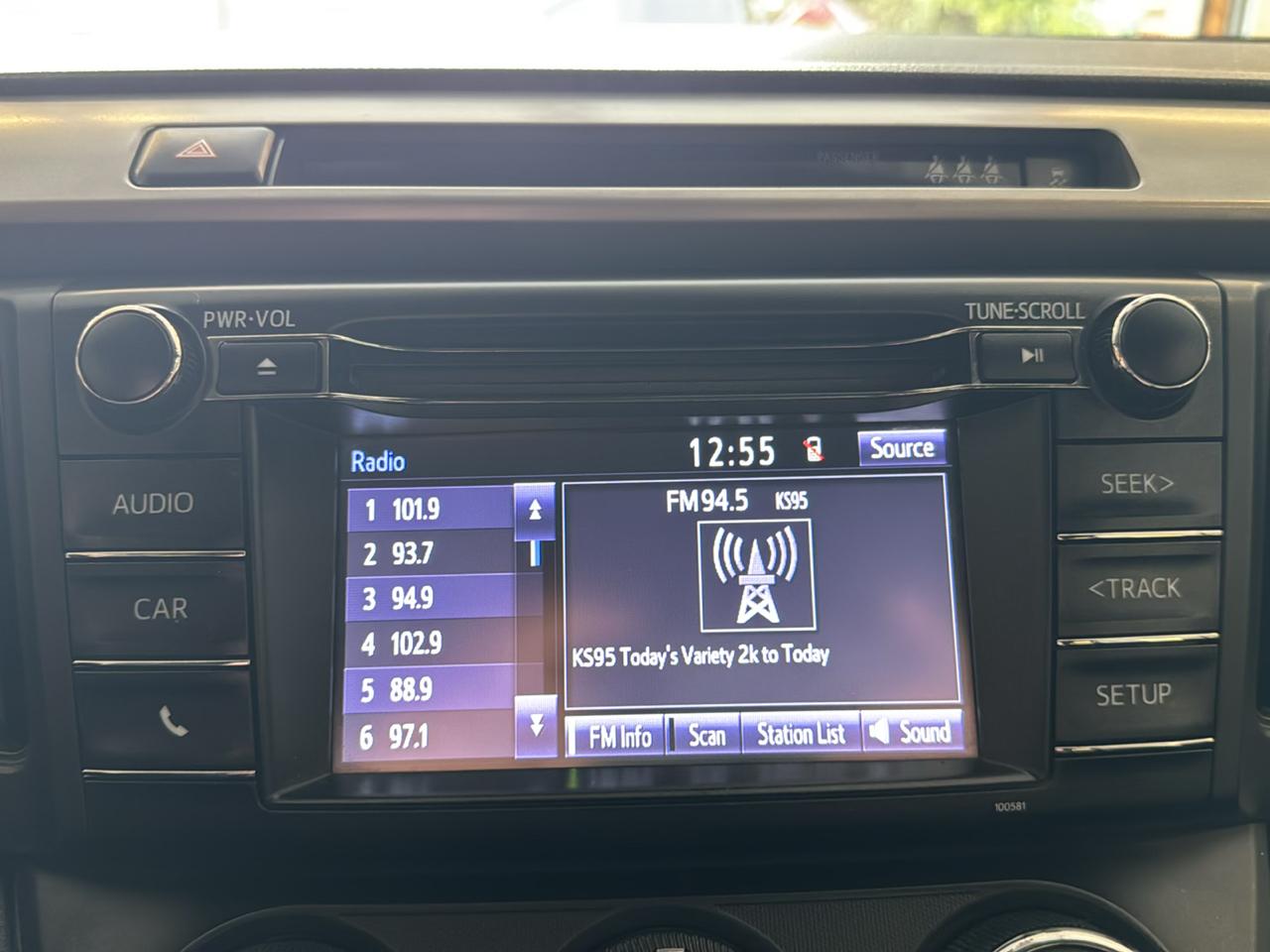 Toyota RAV4 LE AWD (Natl) 2017