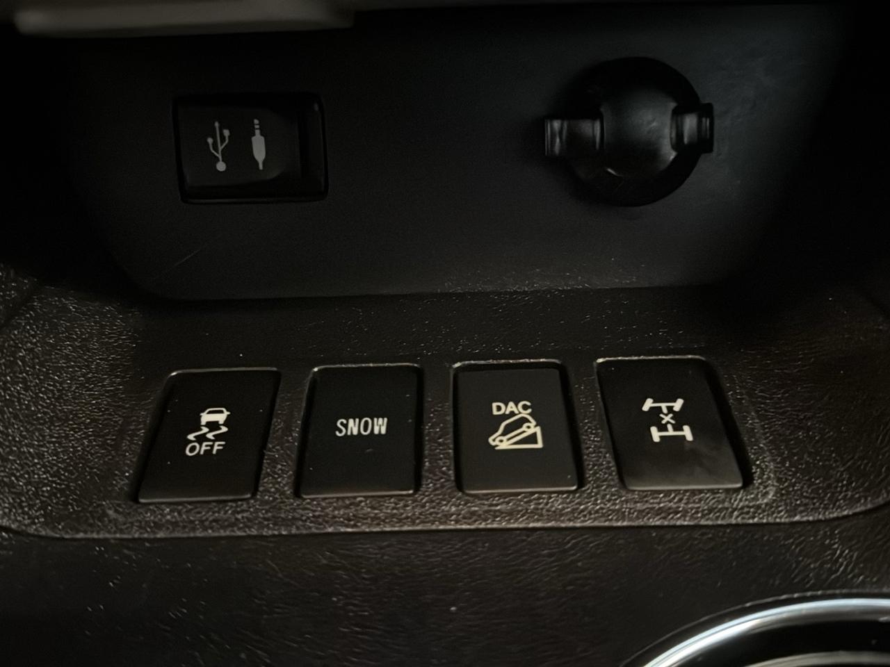 Toyota Highlander AWD 4dr V6 XLE (Natl) 2015