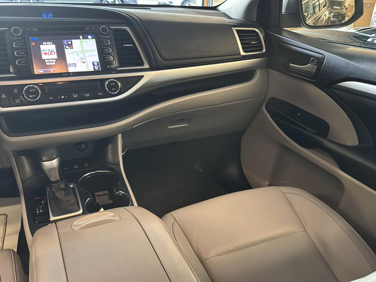 Toyota Highlander AWD 4dr V6 XLE (Natl) 2015
