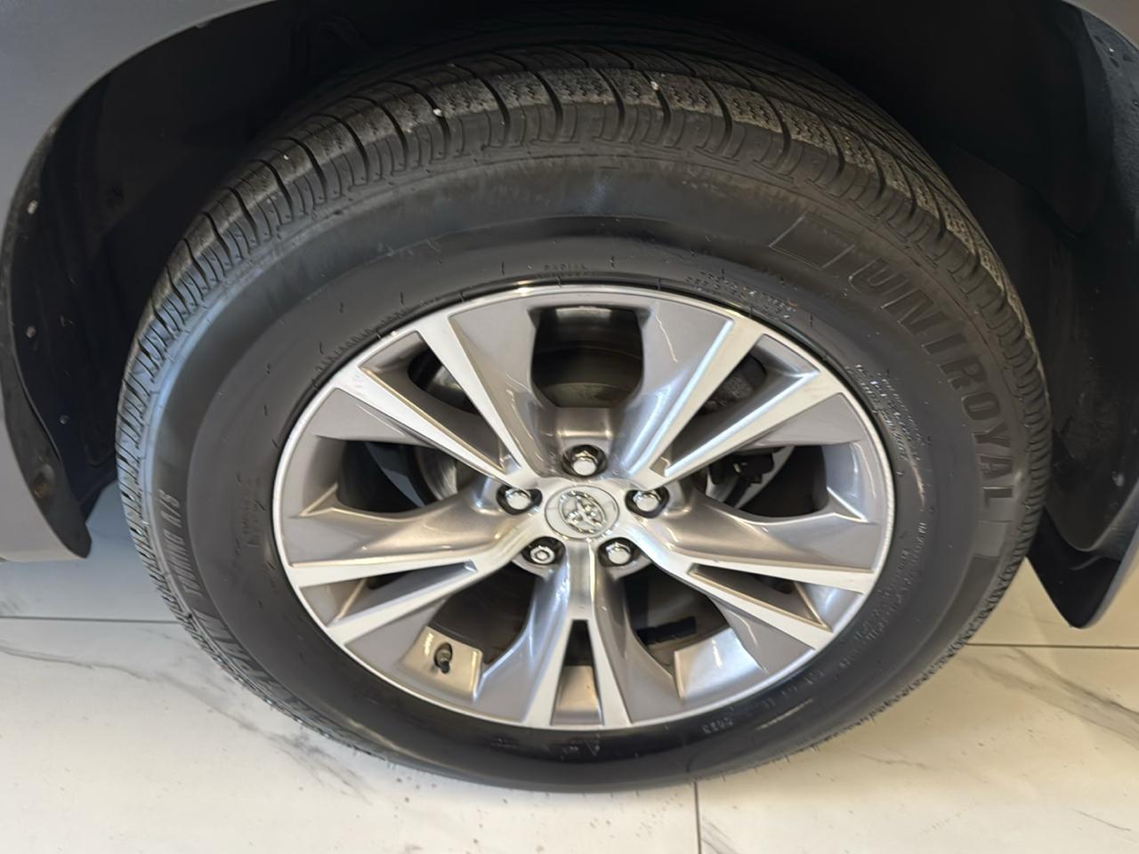 Toyota Highlander AWD 4dr V6 XLE (Natl) 2015