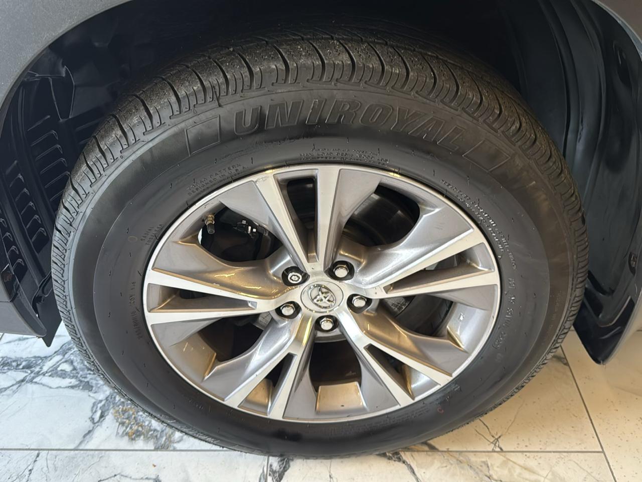 Toyota Highlander AWD 4dr V6 XLE (Natl) 2015