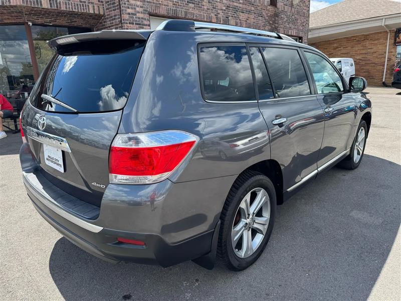 Toyota Highlander  2011