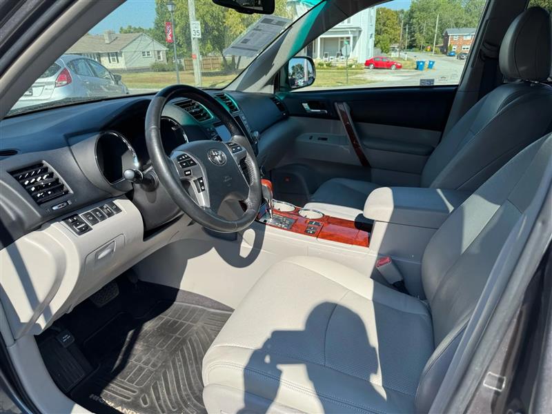 Toyota Highlander  2011