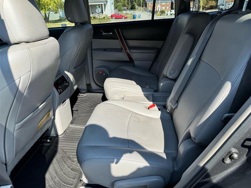 Toyota Highlander  2011