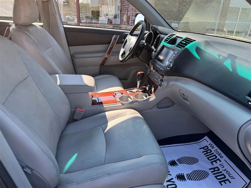 Toyota Highlander  2011