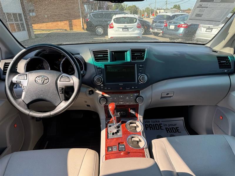 Toyota Highlander  2011