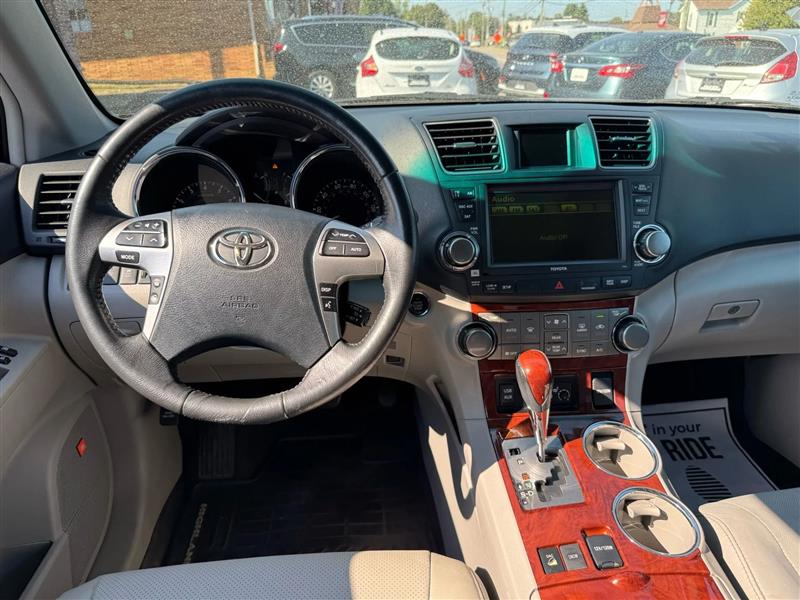 Toyota Highlander  2011