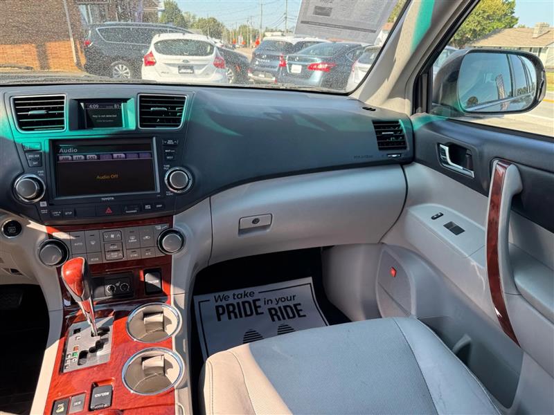 Toyota Highlander  2011