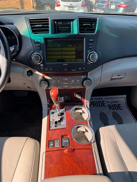 Toyota Highlander  2011