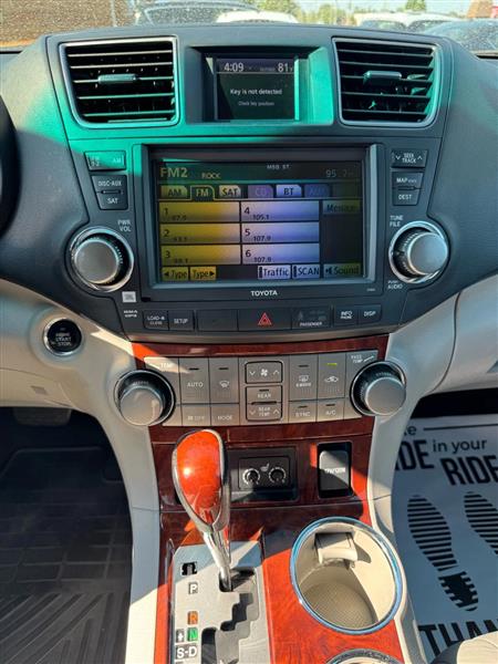 Toyota Highlander  2011