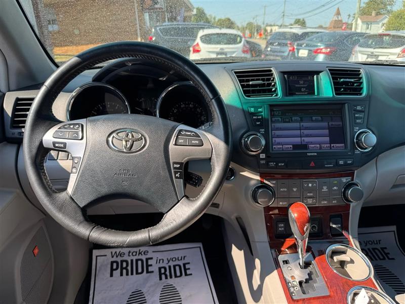 Toyota Highlander  2011