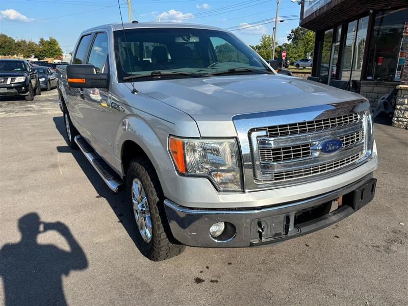 2013 Ford F-150 XLT photo 12