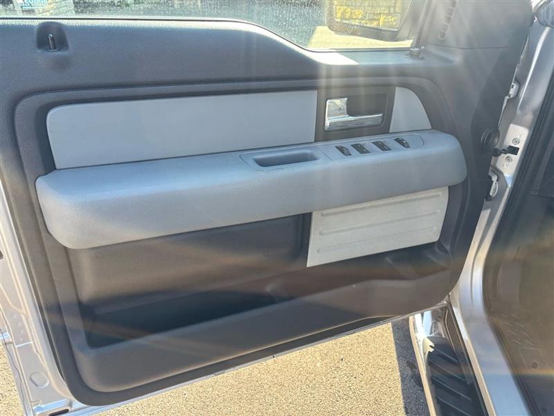 2013 Ford F-150 XLT photo 14
