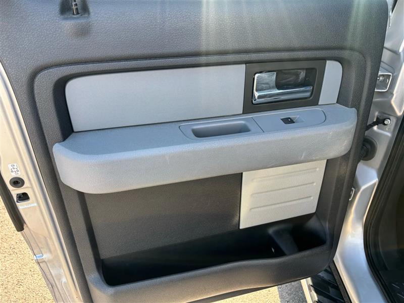 2013 Ford F-150 XLT photo 18