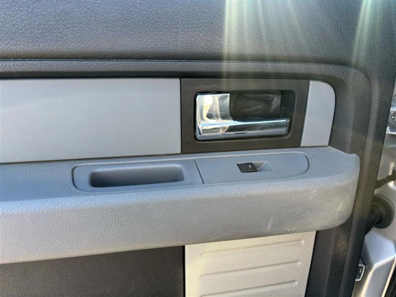 2013 Ford F-150 XLT photo 19