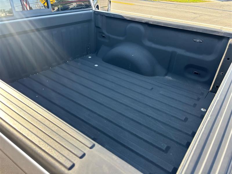 2013 Ford F-150 XLT photo 22