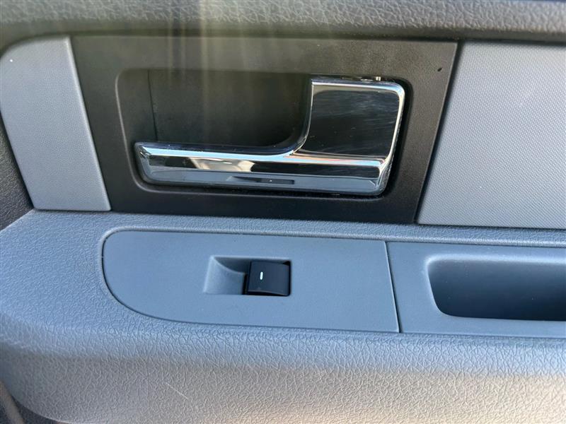 2013 Ford F-150 XLT photo 26