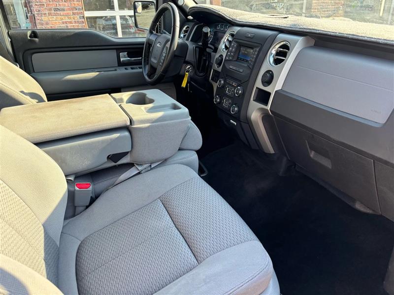 2013 Ford F-150 XLT photo 27