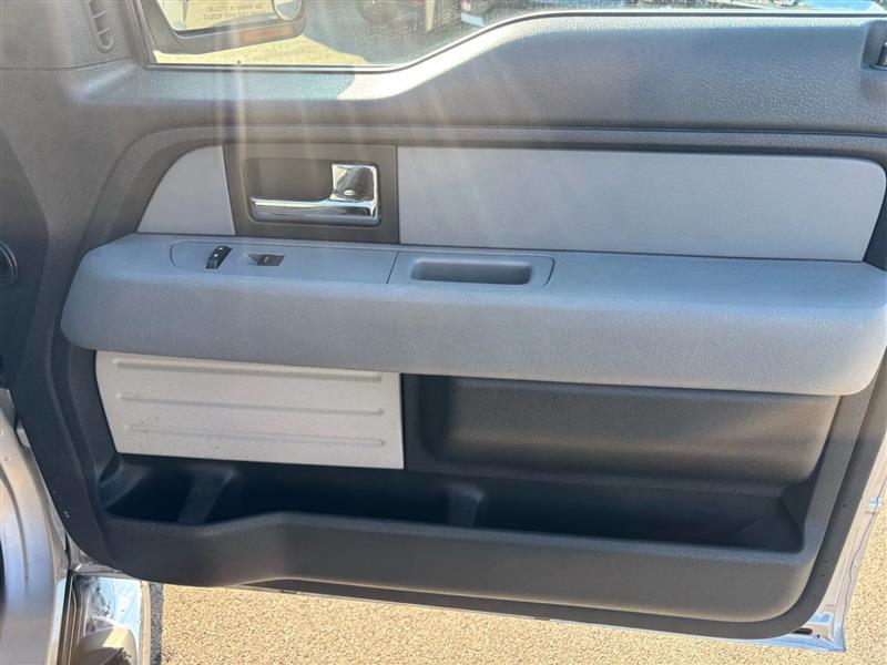 2013 Ford F-150 XLT photo 29