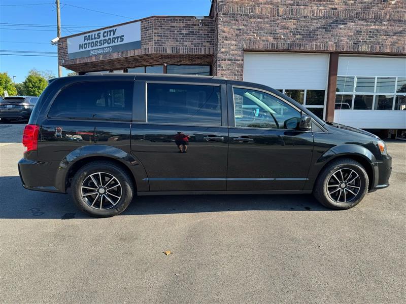 2019 Dodge Grand Caravan GT photo 16