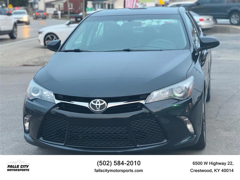 2017 Toyota Camry SE Sedan 4D