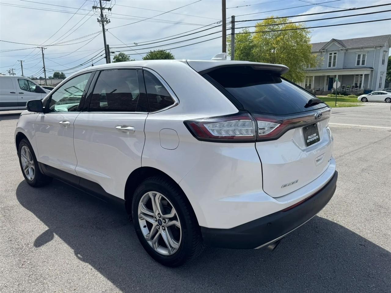 2018 Ford Edge Titanium - Photo 11