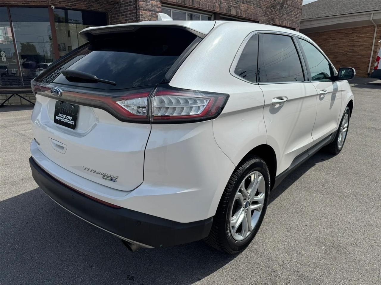 2018 Ford Edge Titanium - Photo 16