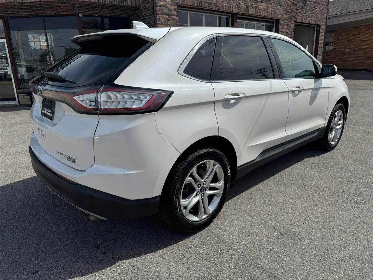 2018 Ford Edge Titanium - Photo 17