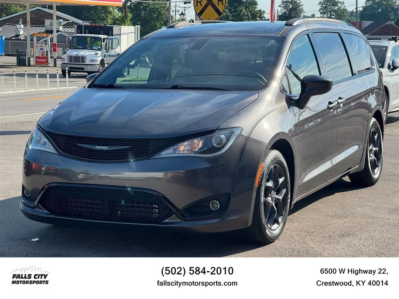 2018 Chrysler Pacifica Touring L Plus's photo
