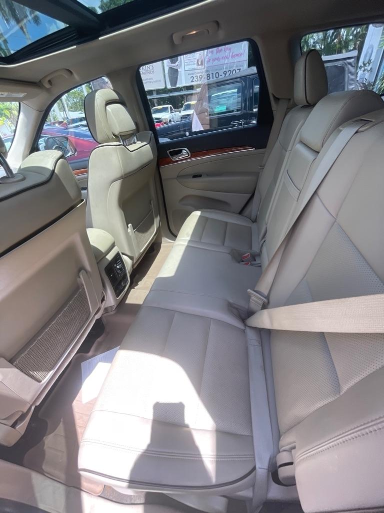 Jeep Grand Cherokee  2011