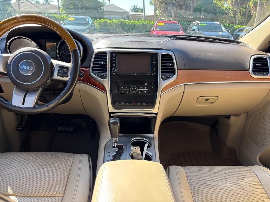 Jeep Grand Cherokee  2011