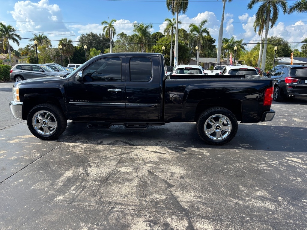 2013 Chevrolet Silverado 1500 LT photo 2