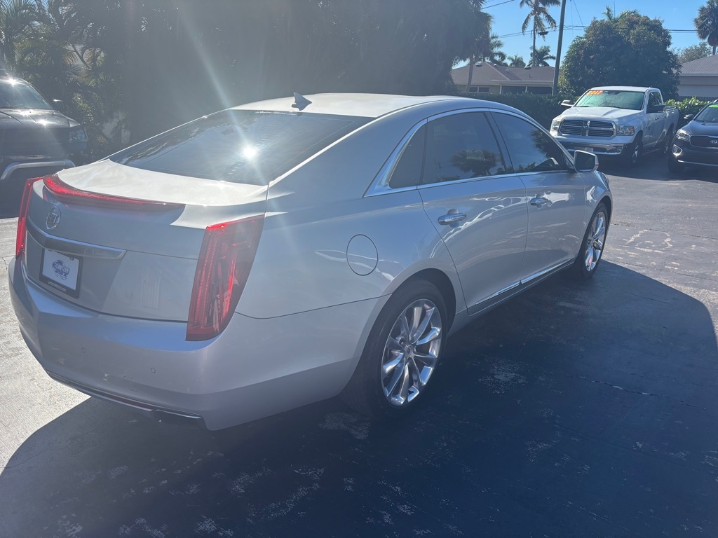 Cadillac XTS  2013