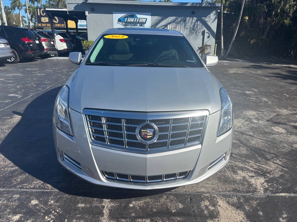 Cadillac XTS  2013