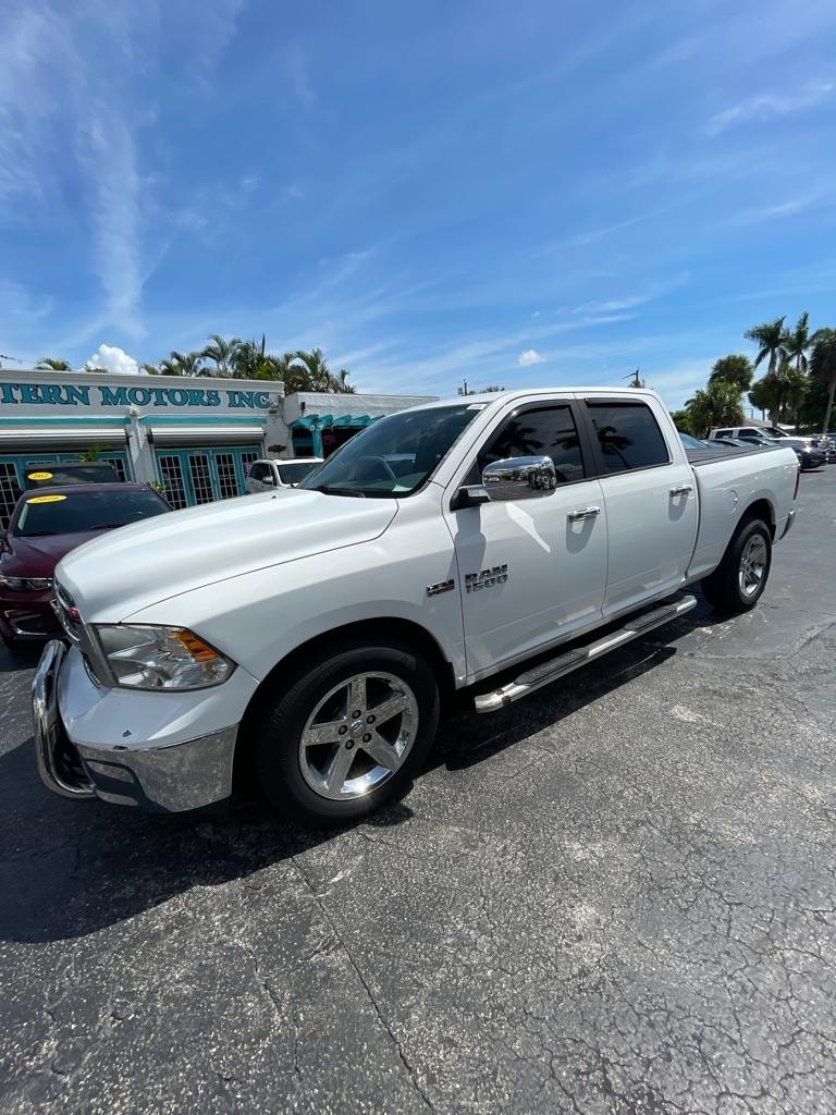 2017 RAM 1500 SLT