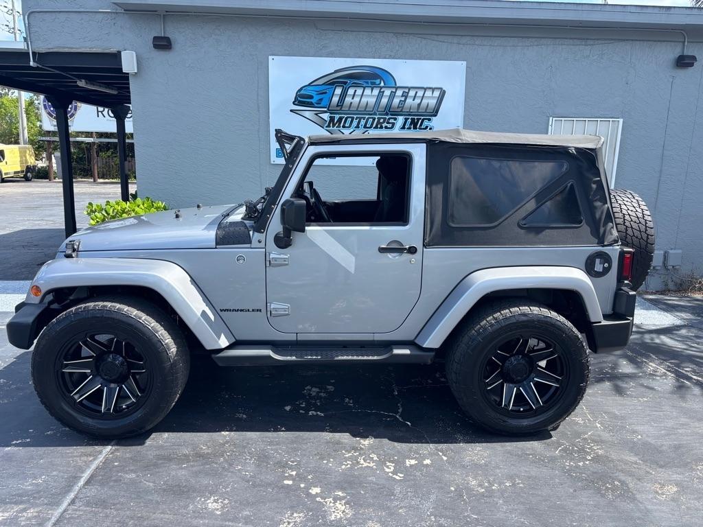 Jeep Wrangler 4WD 2dr Sahara 2015