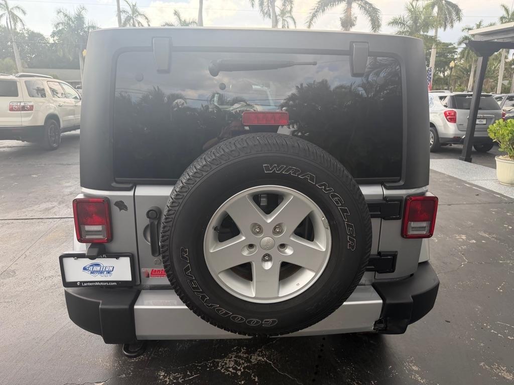 Jeep Wrangler 4WD 4dr Sahara 2015