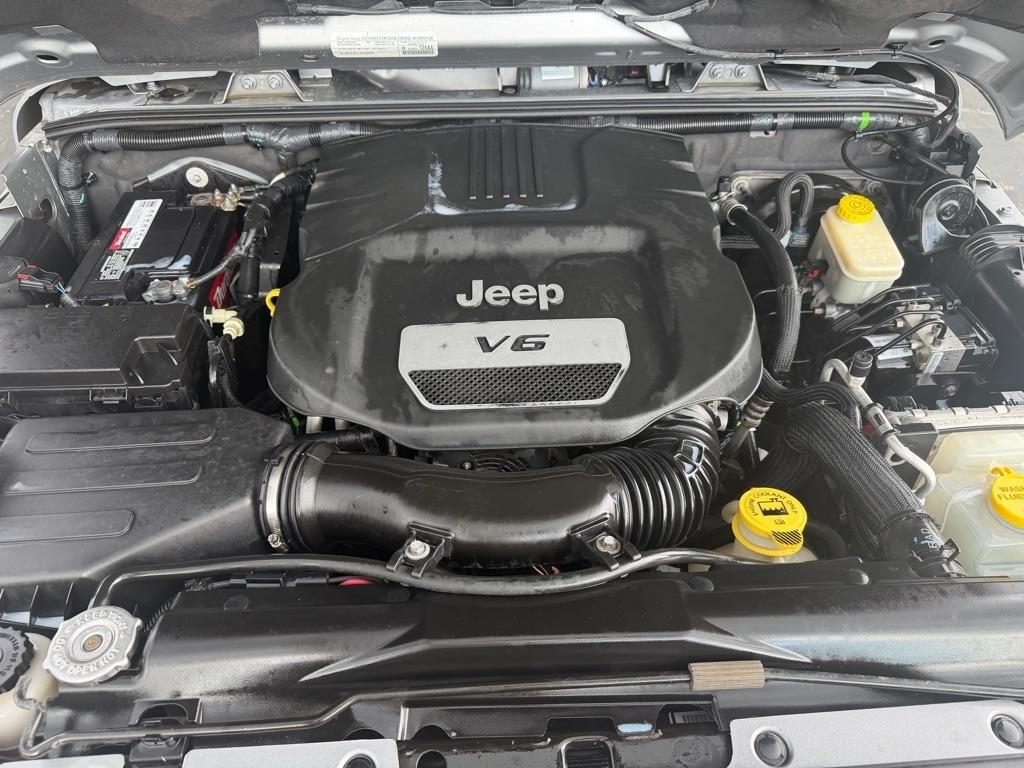 Jeep Wrangler 4WD 4dr Sahara 2015