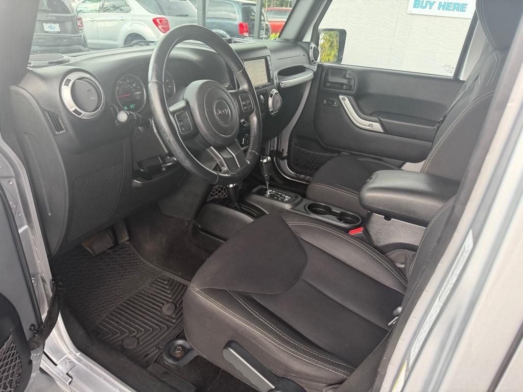 Jeep Wrangler 4WD 4dr Sahara 2015