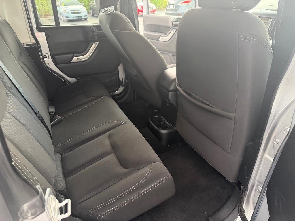 Jeep Wrangler 4WD 4dr Sahara 2015