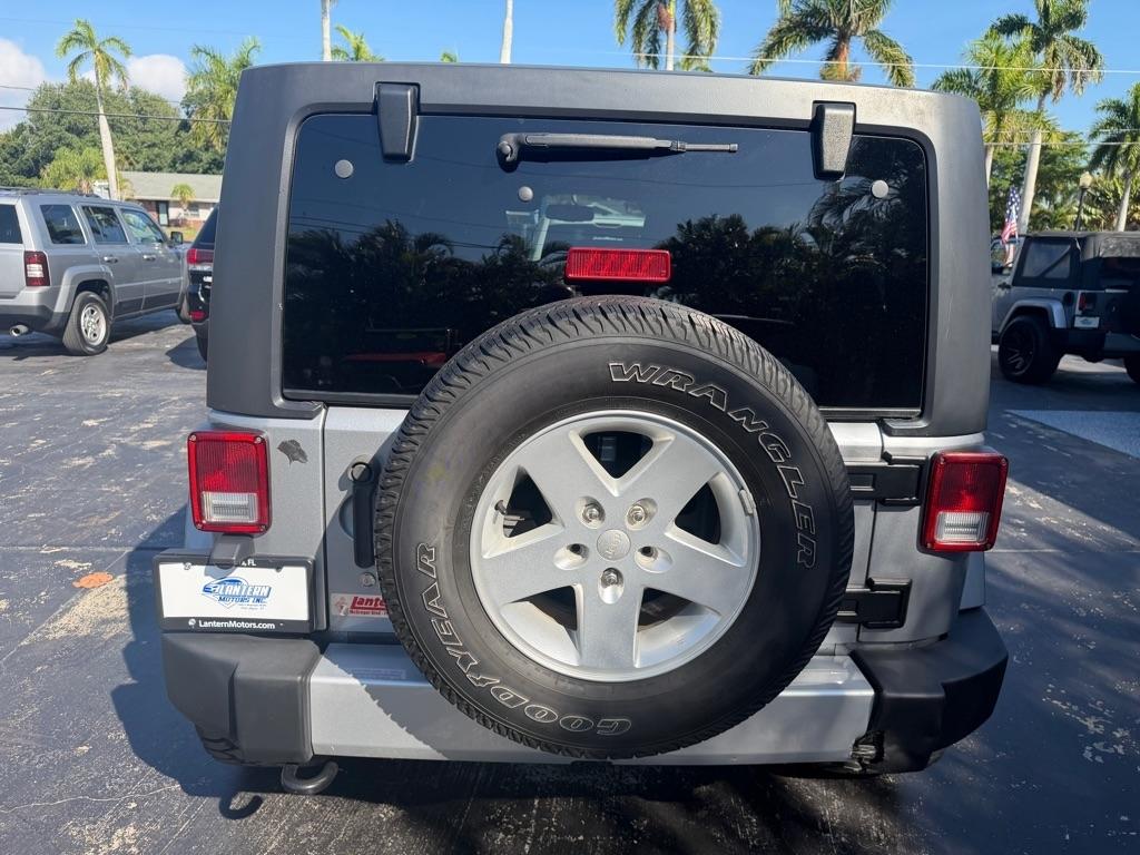 Jeep Wrangler 4WD 4dr Sahara 2015