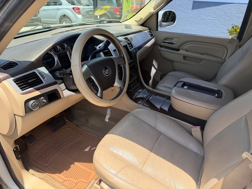 Cadillac Escalade  2012