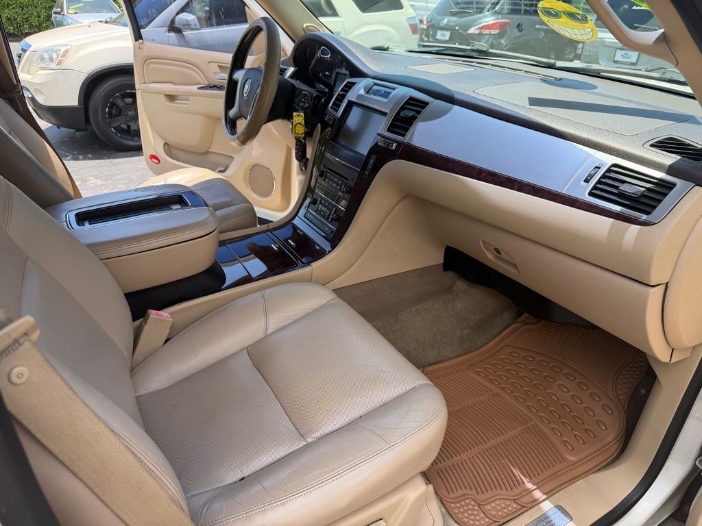 Cadillac Escalade  2012