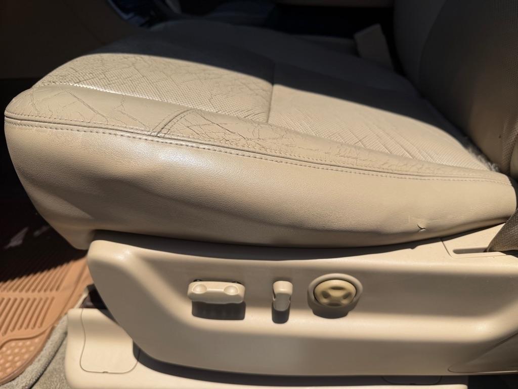 Cadillac Escalade  2012