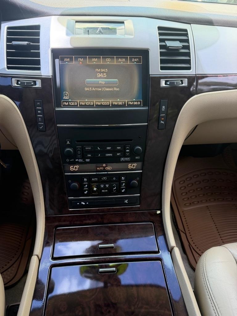 Cadillac Escalade  2012