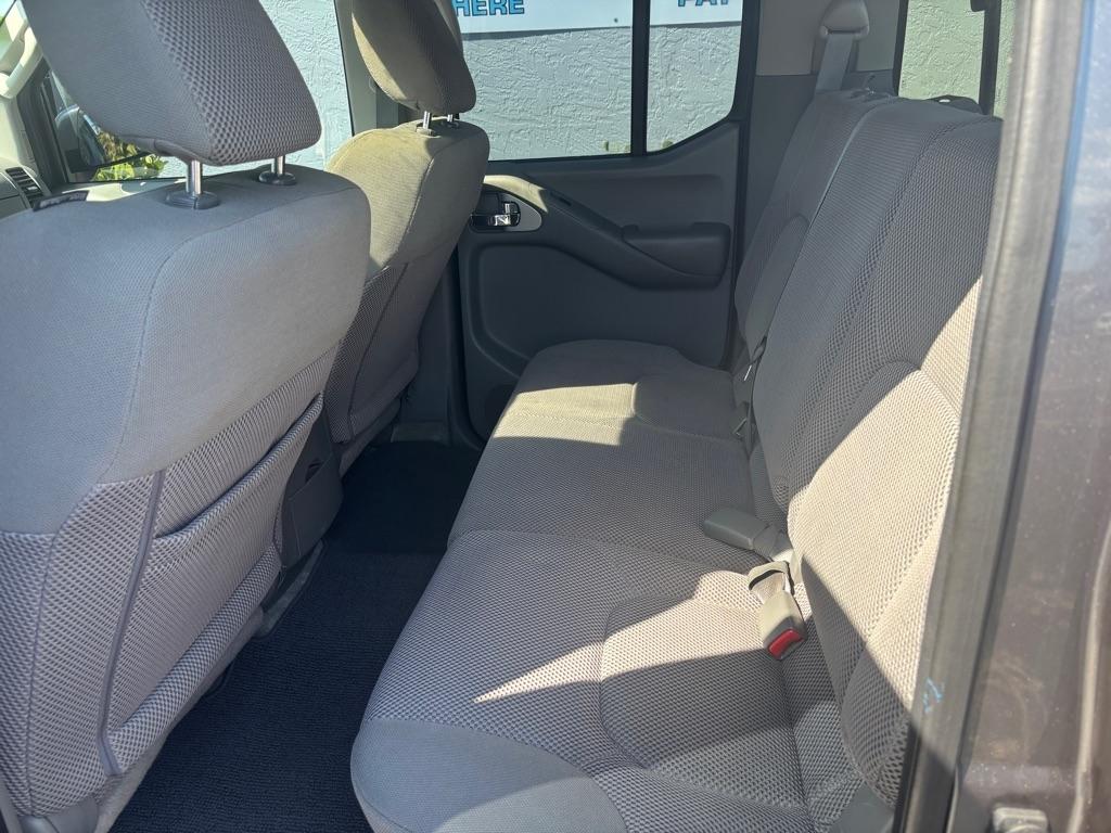 Nissan Frontier 2WD Crew Cab SWB Auto SV 2016