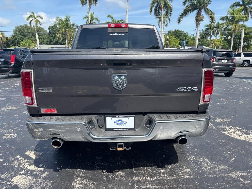 RAM 1500 4WD Crew Cab 140.5" Laramie 2015