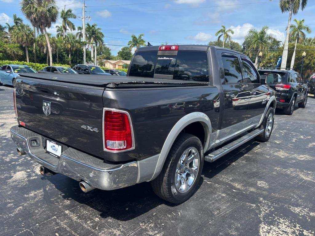 RAM 1500 4WD Crew Cab 140.5" Laramie 2015